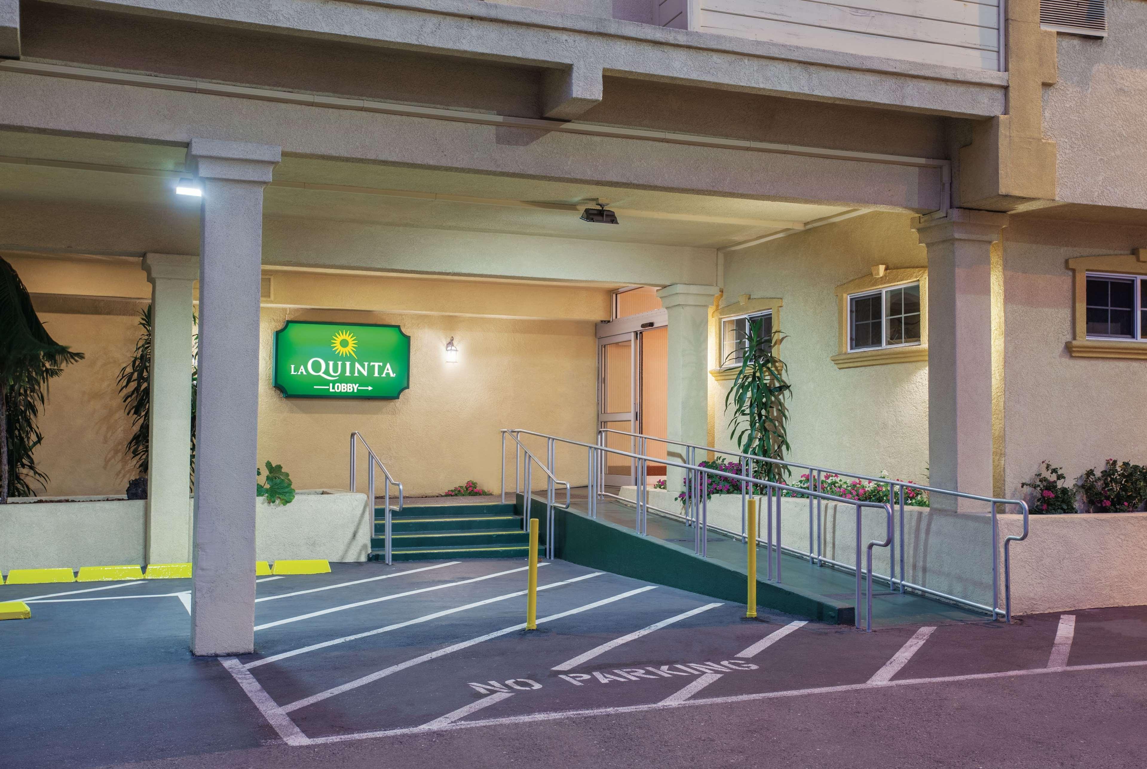 La Quinta Inn By Wyndham Berkeley Exterior photo